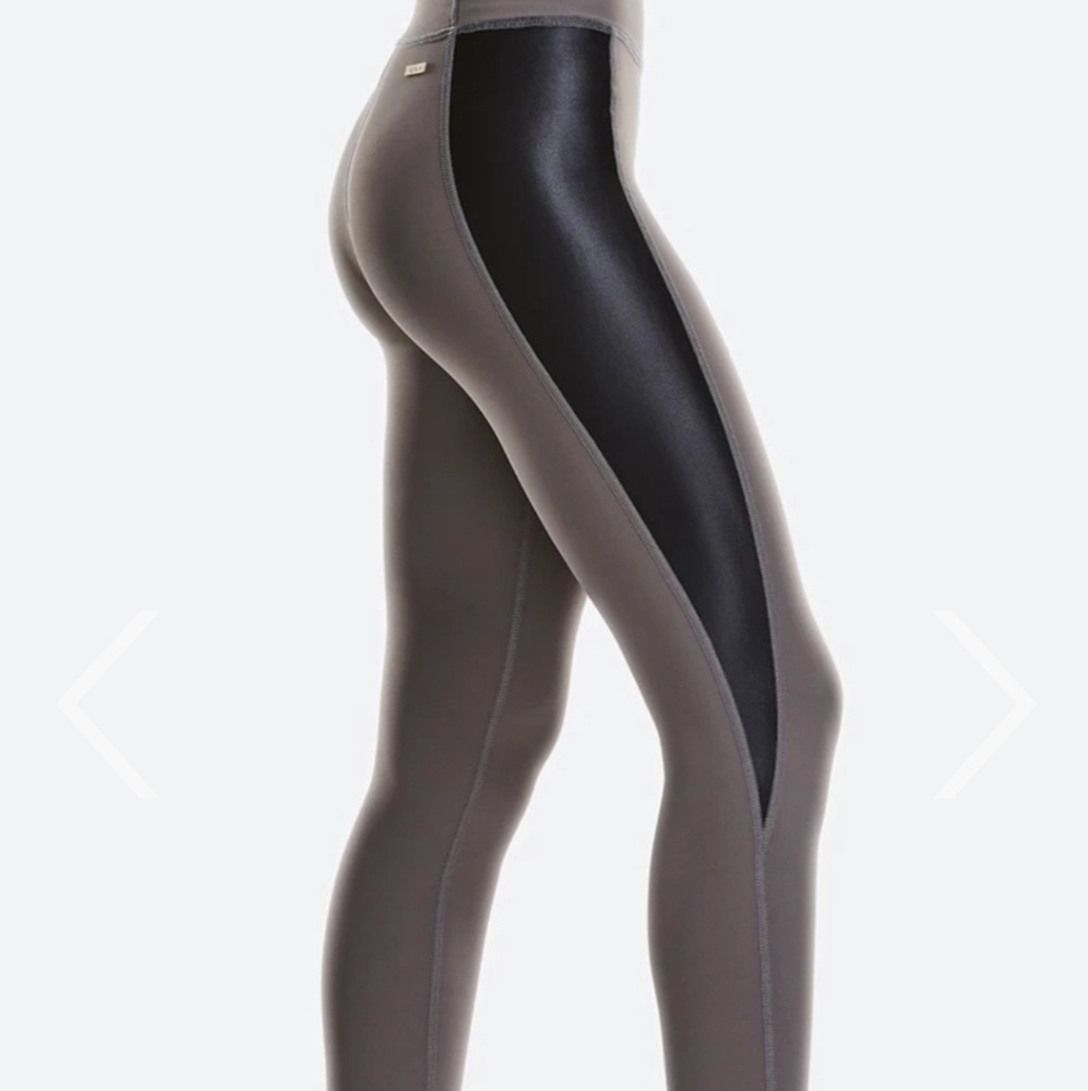 New with tags Alala cocoa and black leggings